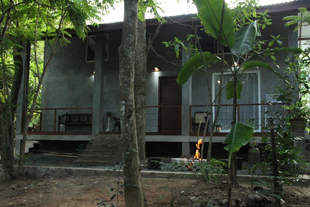 Villa Executive Residency Retreat Hikkaduwa Esterno foto